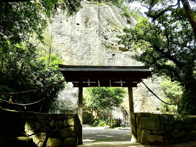 花の窟神社