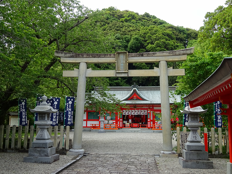 (阿須賀神社と蓬莱山)