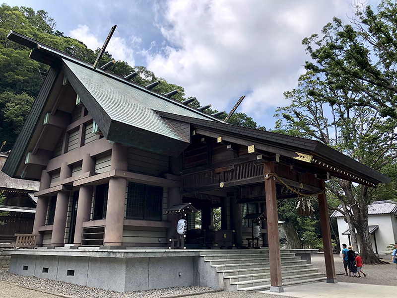 館山市の「安房神社」