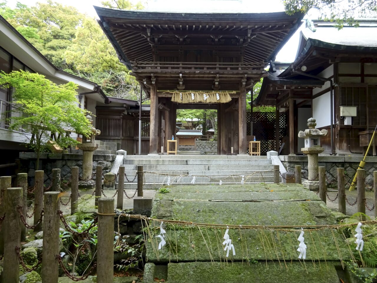 志賀海神社・楼門