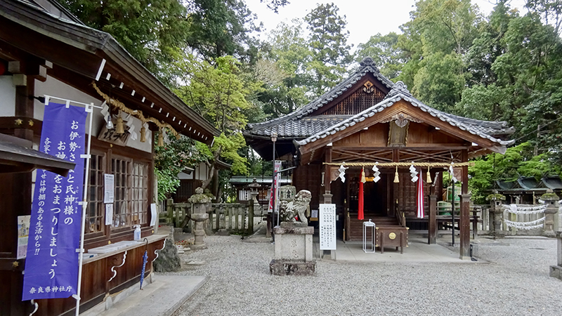 事代主神を祀る「鴨都波神社」拝殿