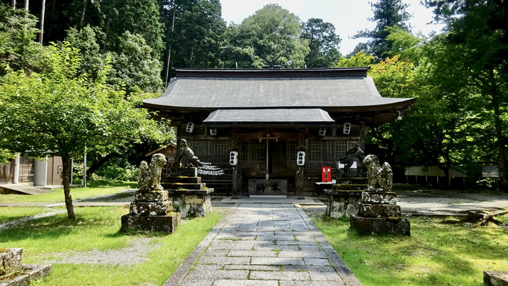 養父神社の拝殿
