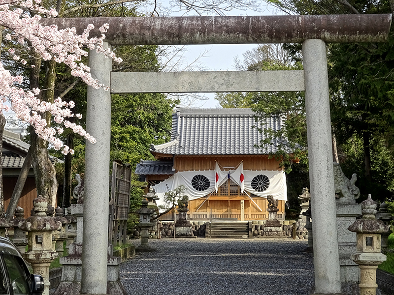 武渟川別を祀る「津神社」