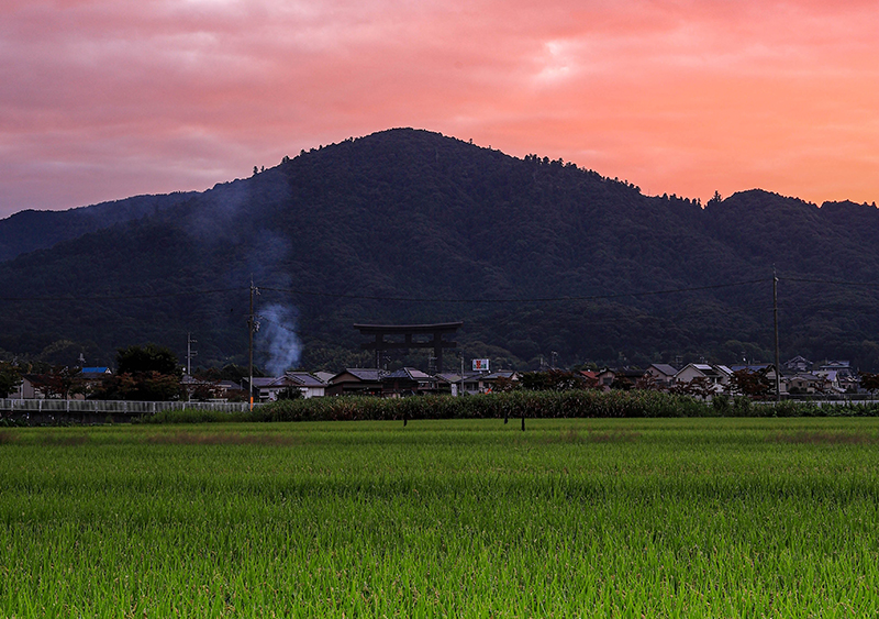 三輪山の夕景　写真AC