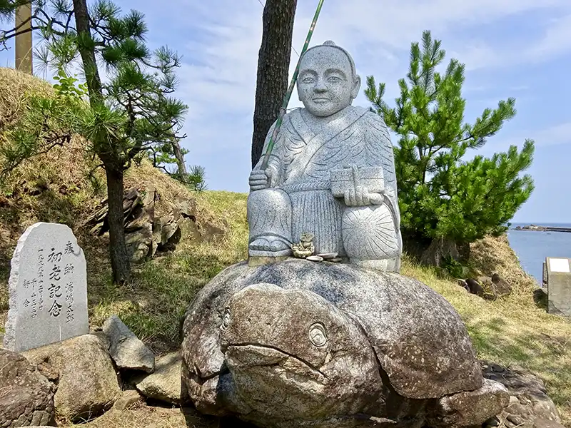 島児神社の「浦島太郎像」京丹後市