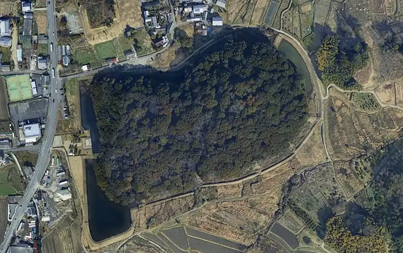 「渋谷向山古墳』Google Earth