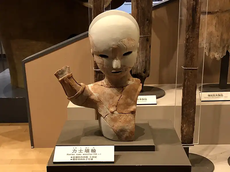 力士埴輪