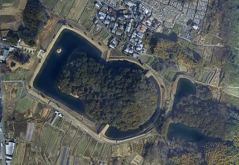 「行燈山古墳」Google Earth