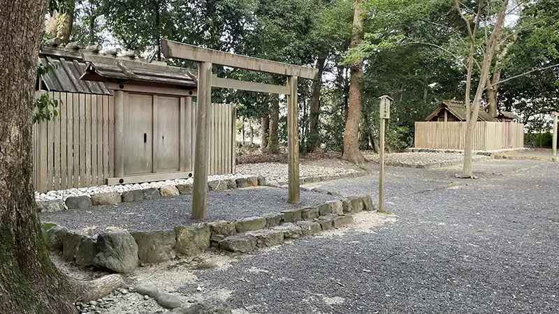 「草奈伎神社」と「大間国生神社」