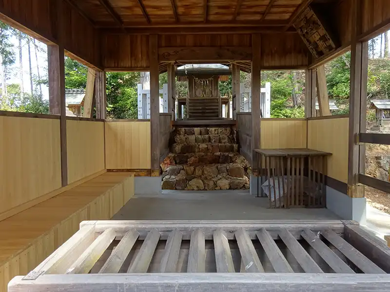 東之宮社