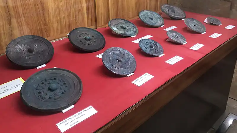 三角縁神獣鏡